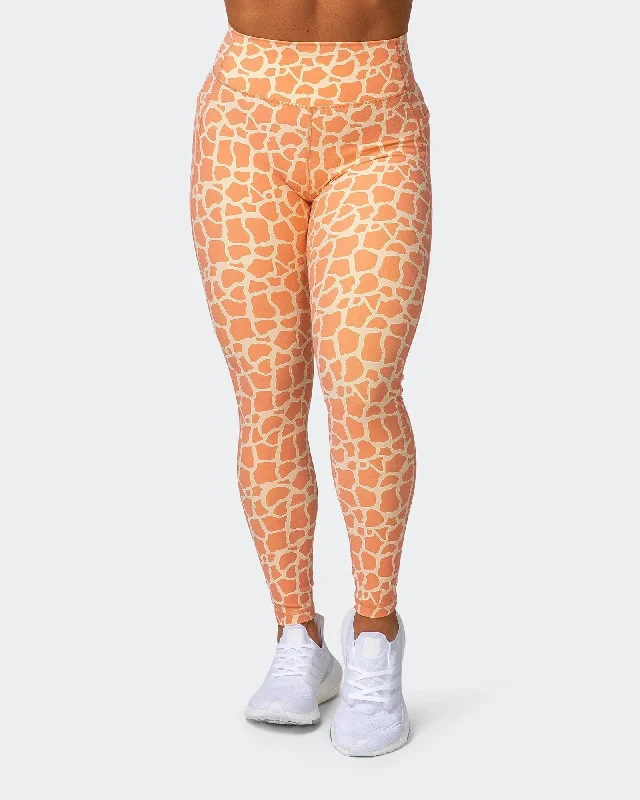 SIGNATURE POCKET ANKLE LENGTH LEGGINGS Paradise Giraffe Print